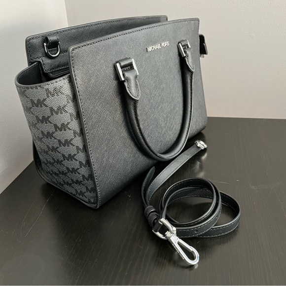 Michael Kors - Picture 4 of 4